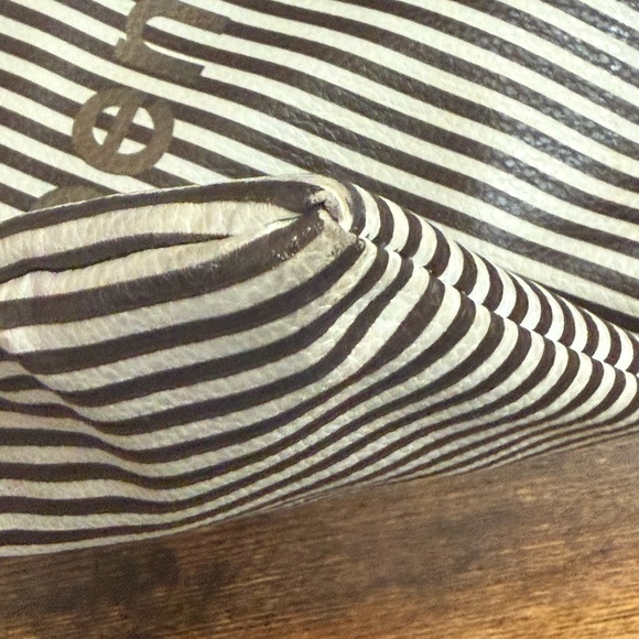 Henri Bendel Black and White Striped pouch - Picture 6 of 7